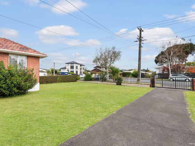 49 Yeovil Road, Te Atatu Peninsula