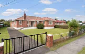49 Yeovil Road, Te Atatu Peninsula