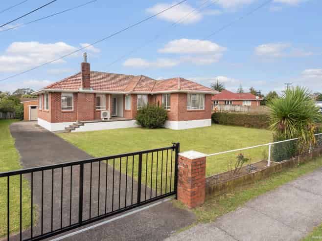 49 Yeovil Road, Te Atatu Peninsula
