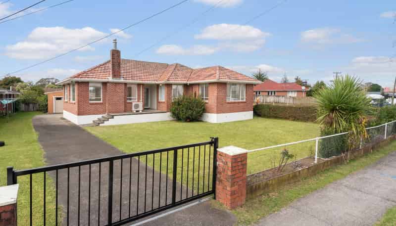 49 Yeovil Road, Te Atatu Peninsula