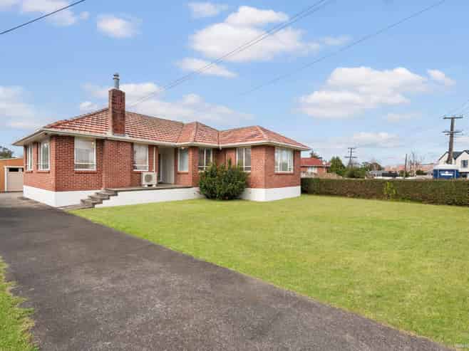 49 Yeovil Road, Te Atatu Peninsula