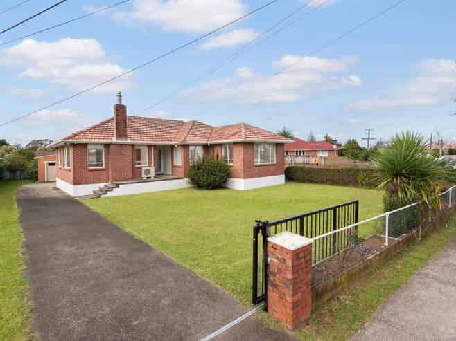 49 Yeovil Road, Te Atatu Peninsula