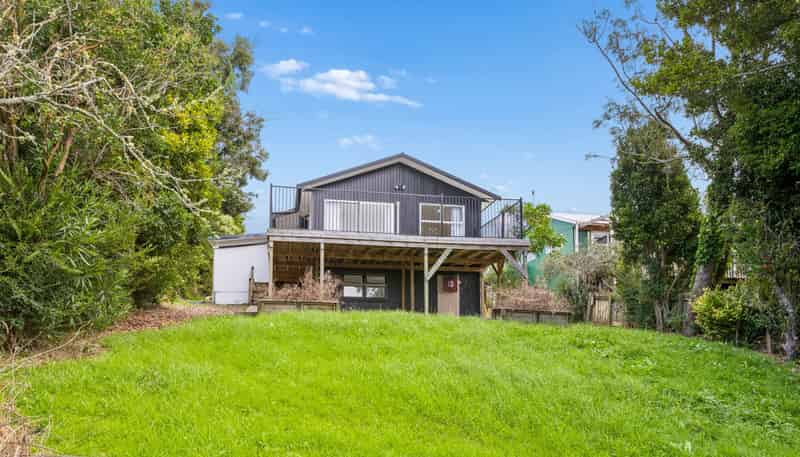 261 Sturges Road, Henderson