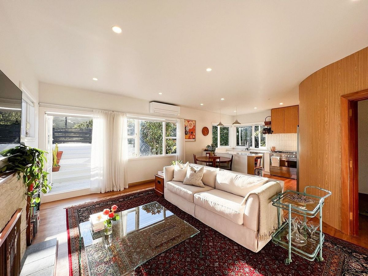 Mid-Century Modern home, 6 minutes from the city - Ansicht 5