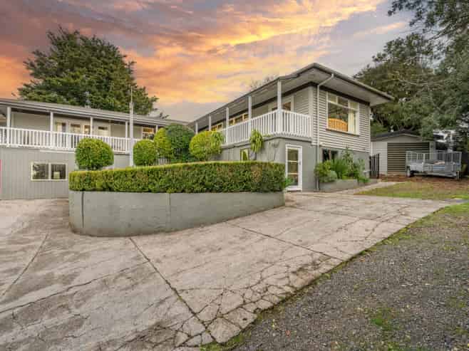 114 Tuhikaramea Road, Dinsdale
