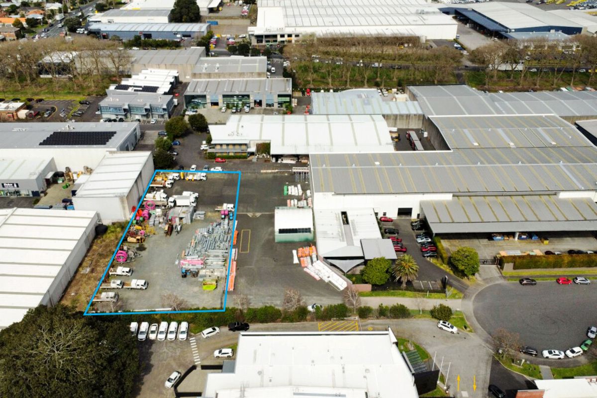 Substantial 2,733m² Sealed Industrial Yard - Ansicht 3