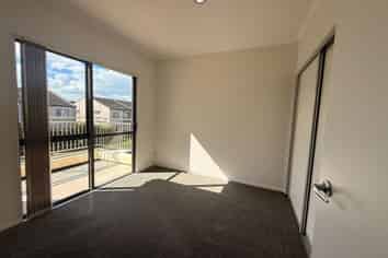 19 Triumph Road, Flat Bush