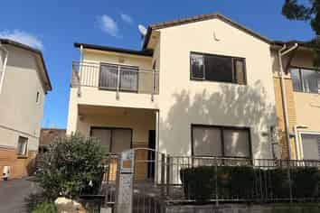 19 Triumph Road, Flat Bush