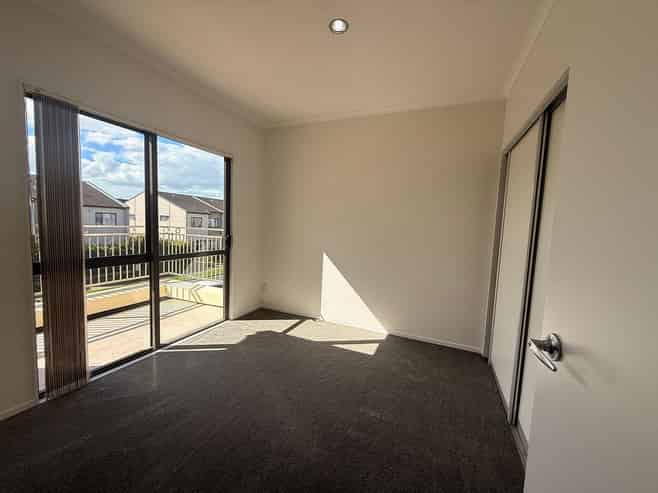 19 Triumph Road, Flat Bush