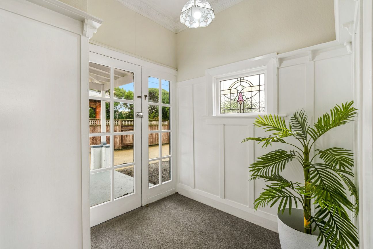 Low Maintenance Section, Big Opportunity - Vista 6