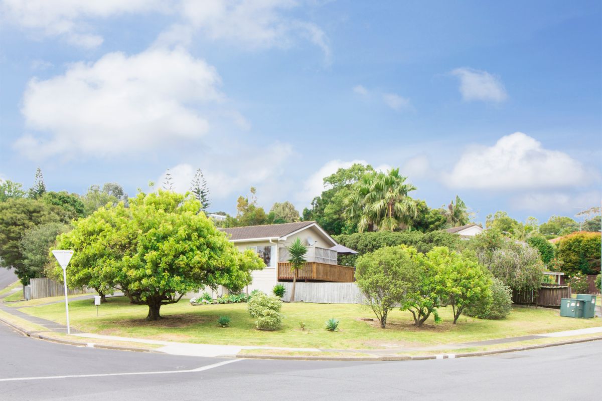 Corner site family home, Northcross