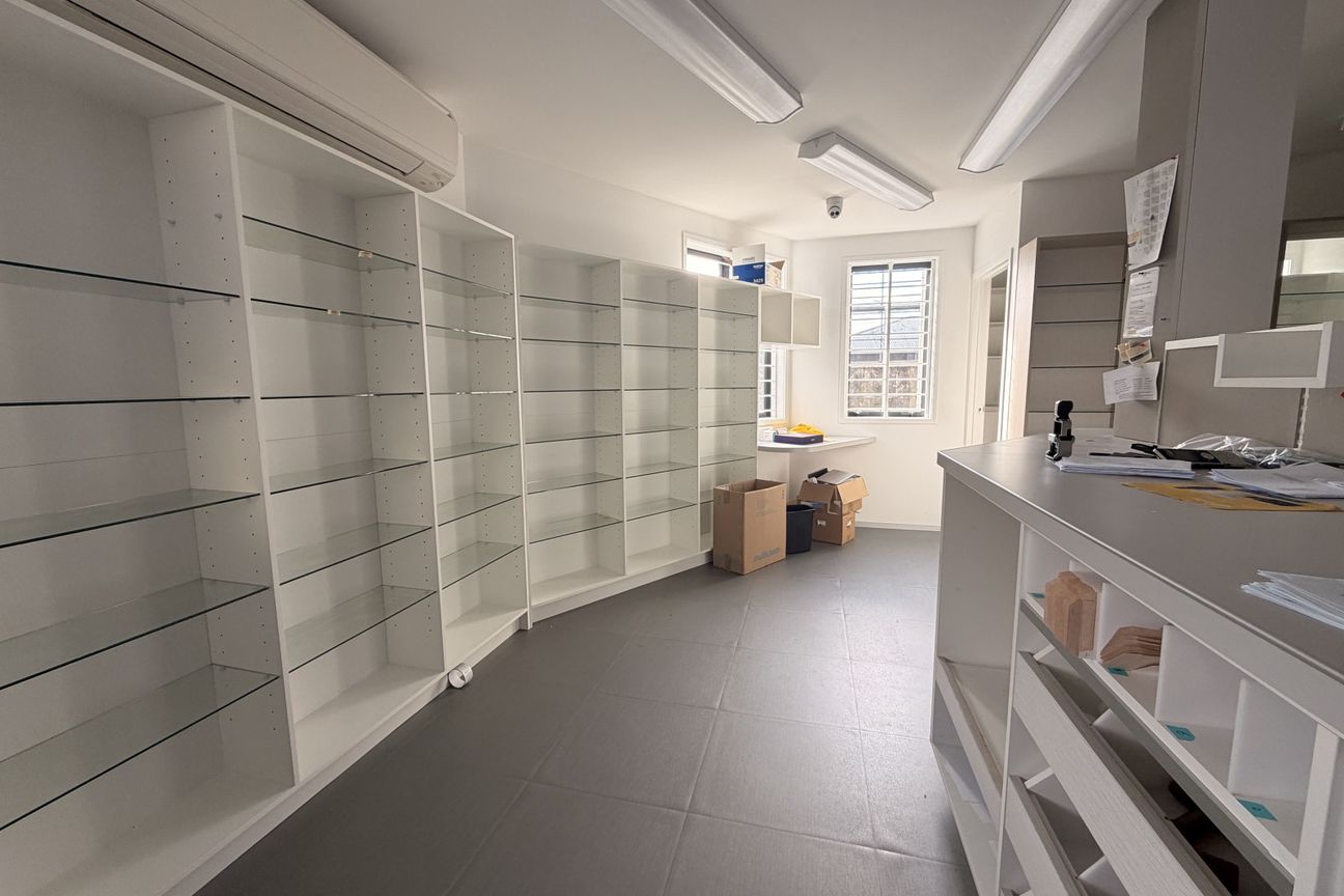 Turnkey Medical Retail | 120 m² - View 4