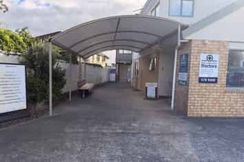 Turnkey Medical Retail | 120 m2