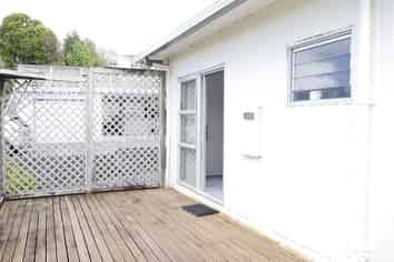 12A Rugby Place, Kamo