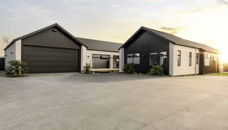 28 Honeyfield Drive, Whalers Gate