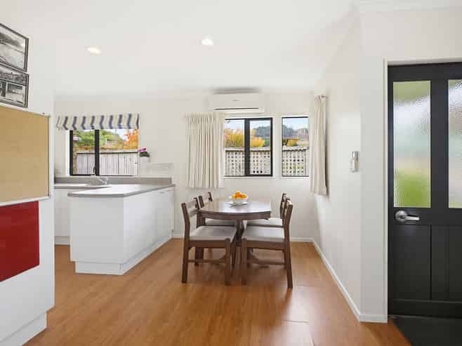 20/42 Main Road, Tawa
