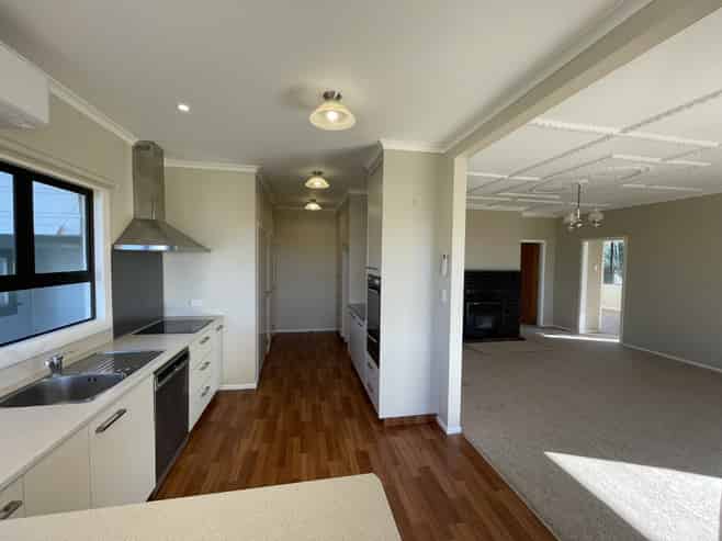271 Dudley Road Upper , Inglewood