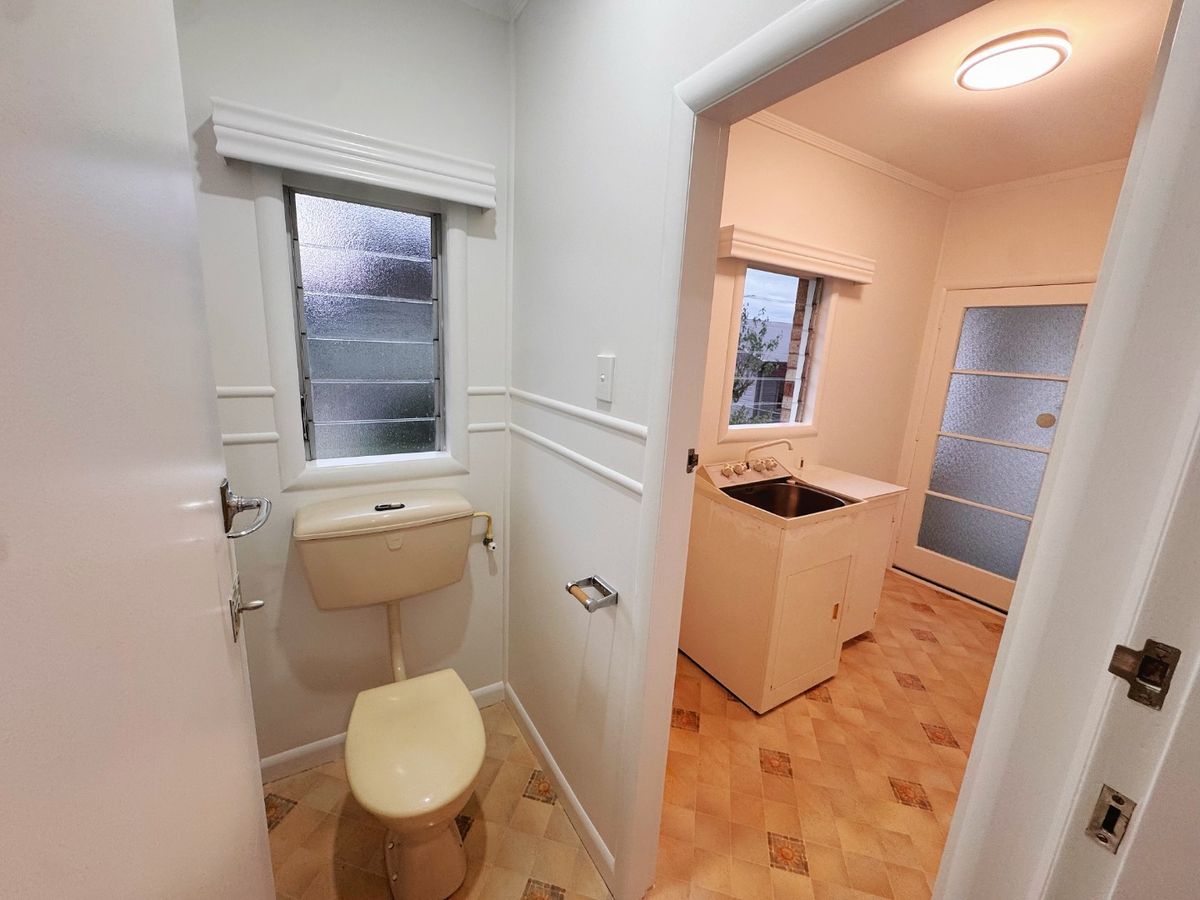 Freshly Renovated 3-Bedroom Home in Prime Hillcrest Location - Ansicht 6