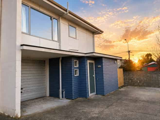22F Packe Street, Edgeware