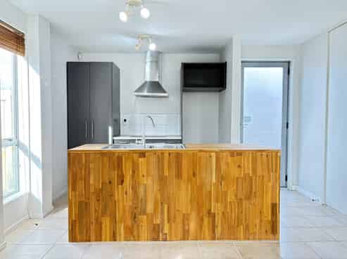 22F Packe Street, Edgeware