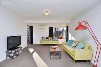 4/129 Clarence Street, Riccarton