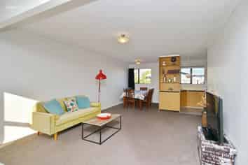 4/129 Clarence Street, Riccarton