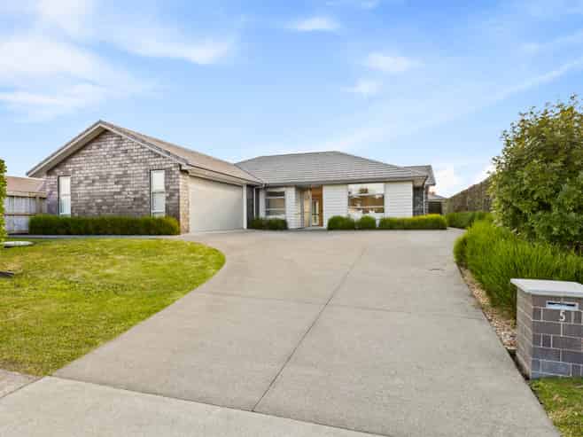 5 Larmer Drive, Kumeu