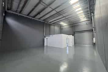 Modern 147sqm industrial unit