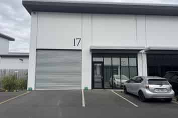 Modern 147sqm industrial unit