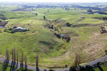 35 Grove Access Road, Karamu