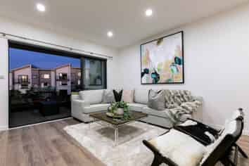 74 Te Oneroa Way, Long Bay