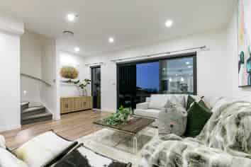 74 Te Oneroa Way, Long Bay
