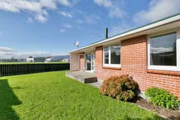 2/7 Mitre Grove, Trentham