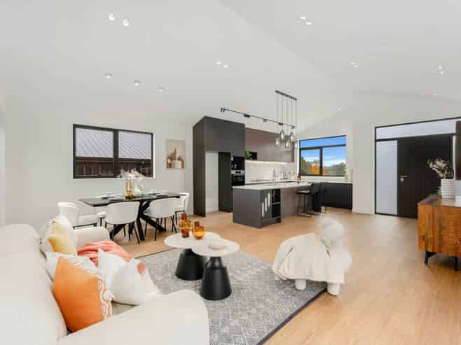 84 Huanui Drive, Orewa