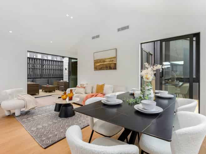 84 Huanui Drive, Orewa