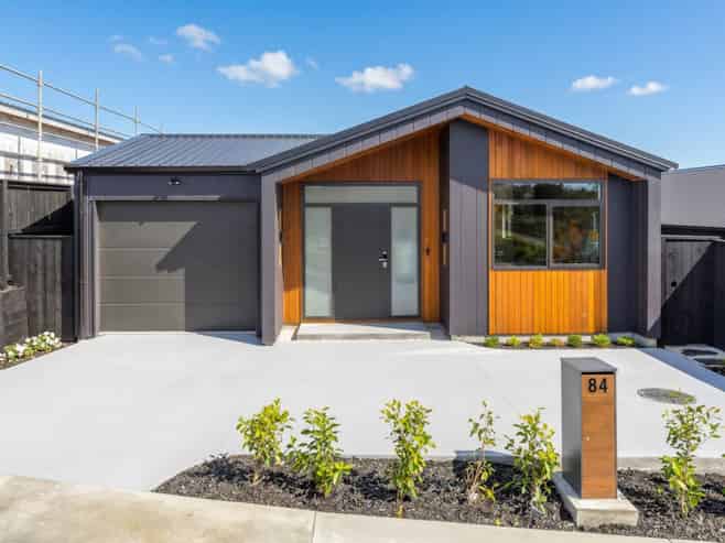 84 Huanui Drive, Orewa