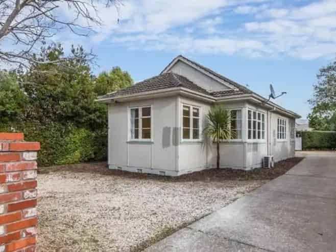 13 Denvir Street, Strowan
