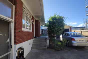 2/218 Pakuranga Road, Pakuranga Heights