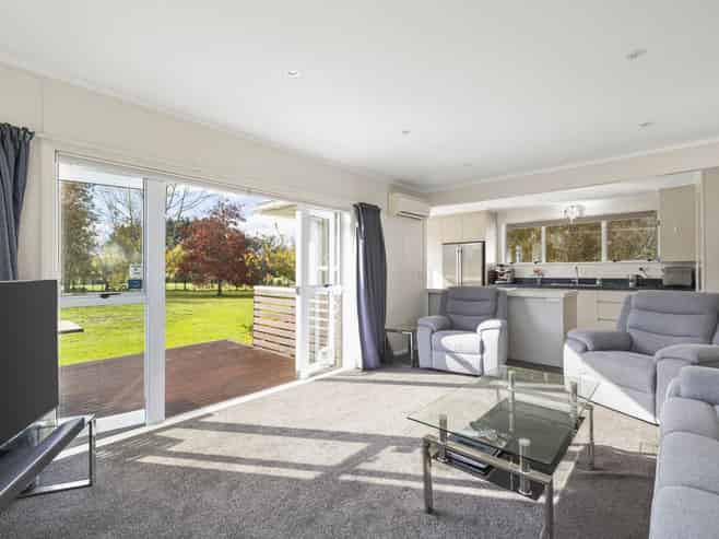 139 Woodlands Road, Carterton