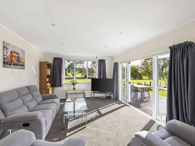 139 Woodlands Road, Carterton