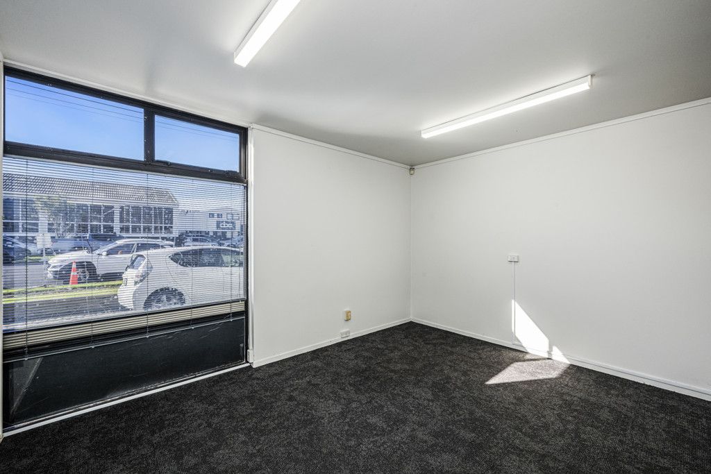 Tidy Onehunga Corner Unit - Available Now - Więcej