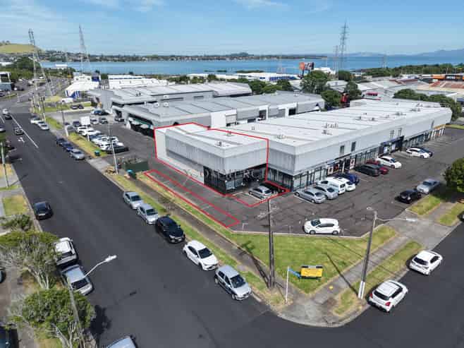 Tidy Onehunga Corner Unit - Available Now 