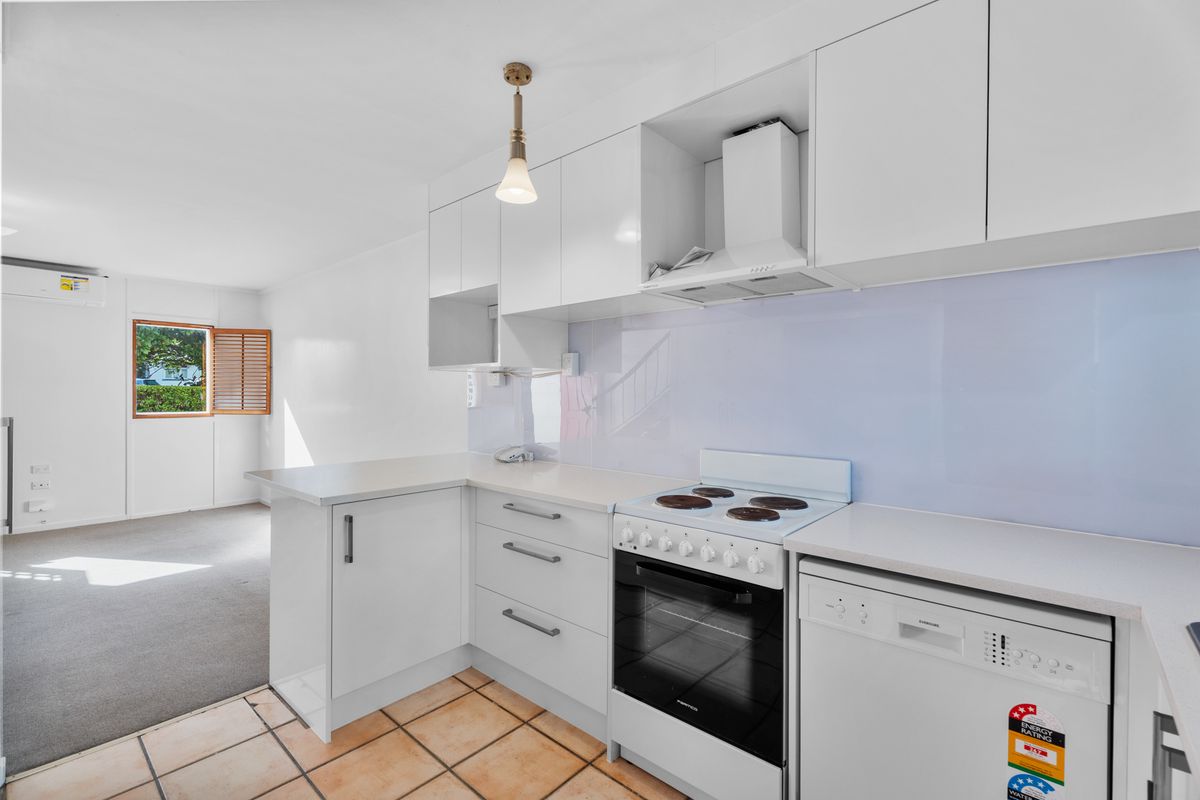 Corner Position. Great Suburb. Everything Within Reach. - Widok 5