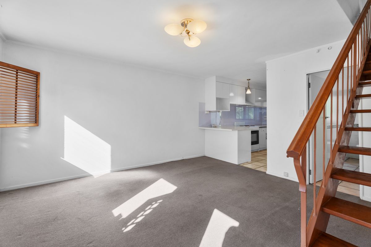 Corner Position. Great Suburb. Everything Within Reach. - Widok 3