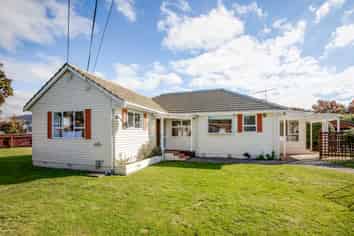 99 Thackeray Street, Trentham