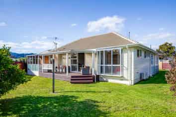 99 Thackeray Street, Trentham