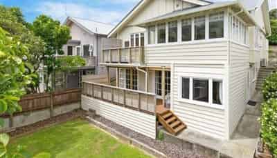Lower Flat/38 Waipapa Road, Hataitai