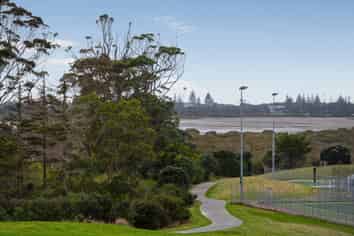 18/4 Stables Lane, Millwater