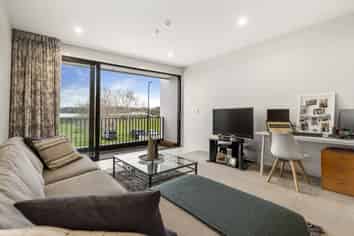 18/4 Stables Lane, Millwater