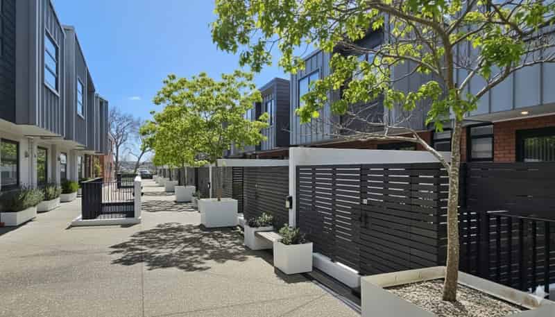 18/4 Stables Lane, Millwater